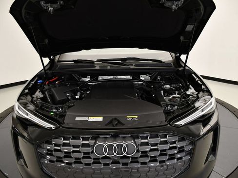 Used 2025 Audi Q5 Premium Plus w/ Premium Plus AWD/4WD image 12