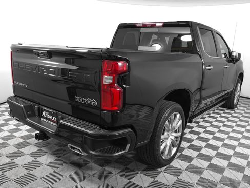 Used 2024 Chevrolet Silverado 1500 High Country w/ High Country Premium Package AWD/4WD image 4