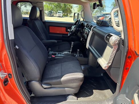 Used 2014 Toyota FJ Cruiser 4WD w/ Upgrade Package image 26