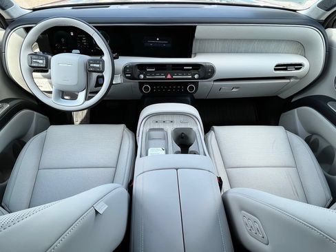 Certified 2026 Hyundai Palisade Calligraphy FWD image 8