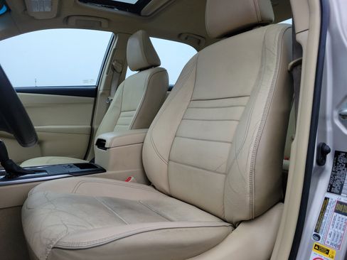 Used 2015 Toyota Camry XLE w/ Moonroof Package image 15