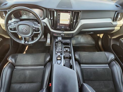 Used 2019 Volvo XC60 T5 R-Design w/ Protection Package Premier FWD image 5