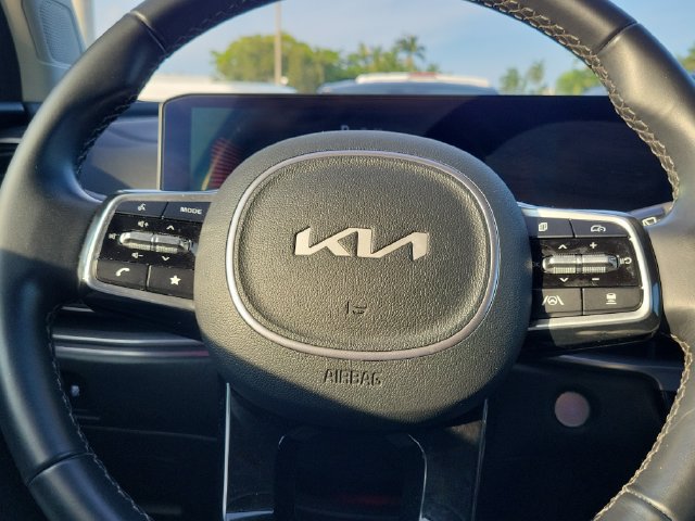 Used 2025 Kia Sorento S w/ Panoramic Sunroof Package FWD image 18