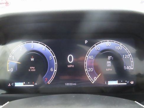 Used 2024 Jeep Grand Cherokee Overland w/ Luxury Tech Group IV image 37