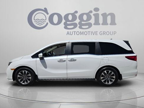 Used 2023 Honda Odyssey EX-L image 2