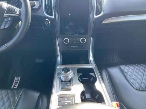 Used 2024 Ford Edge Titanium AWD/4WD image 13