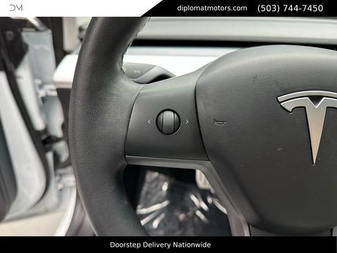 Used 2020 Tesla Model 3 Performance image 30