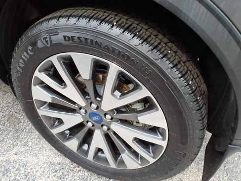 Certified 2022 Ford Escape Titanium w/ Class II Trailer Tow Package AWD/4WD image 6