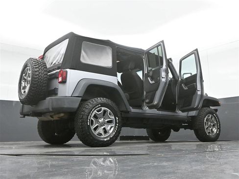 Used 2013 Jeep Wrangler Unlimited Rubicon w/ Max Tow Pkg image 40