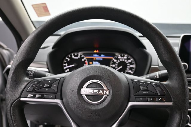 Used 2024 Nissan Altima 2.5 SV FWD image 20