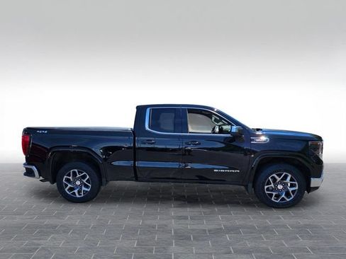 Used 2023 GMC Sierra 1500 SLE AWD/4WD image 4