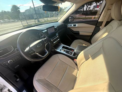 Used 2020 Ford Explorer Limited w/ Hybrid Equipment Group 310A image 14