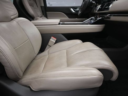 Used 2023 Lincoln Navigator Reserve AWD/4WD image 25