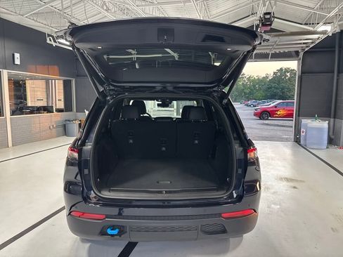 New 2024 Jeep Grand Cherokee Trailhawk w/ Advanced Protech Group II AWD/4WD image 14