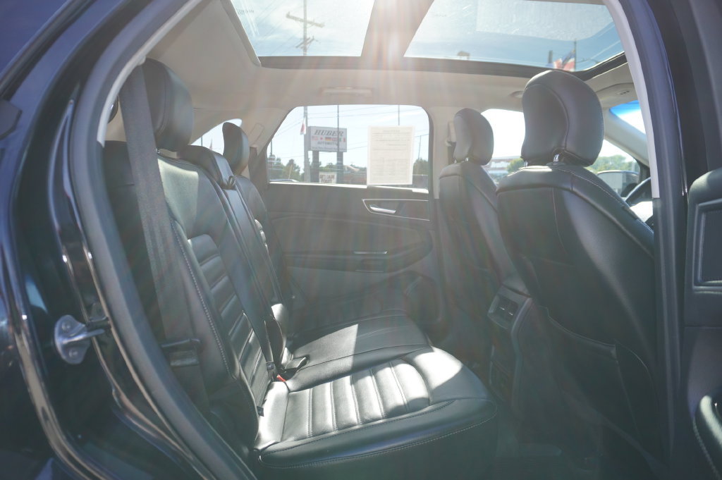 Used 2018 Ford Edge SEL w/ Equipment Group 201A AWD/4WD image 26