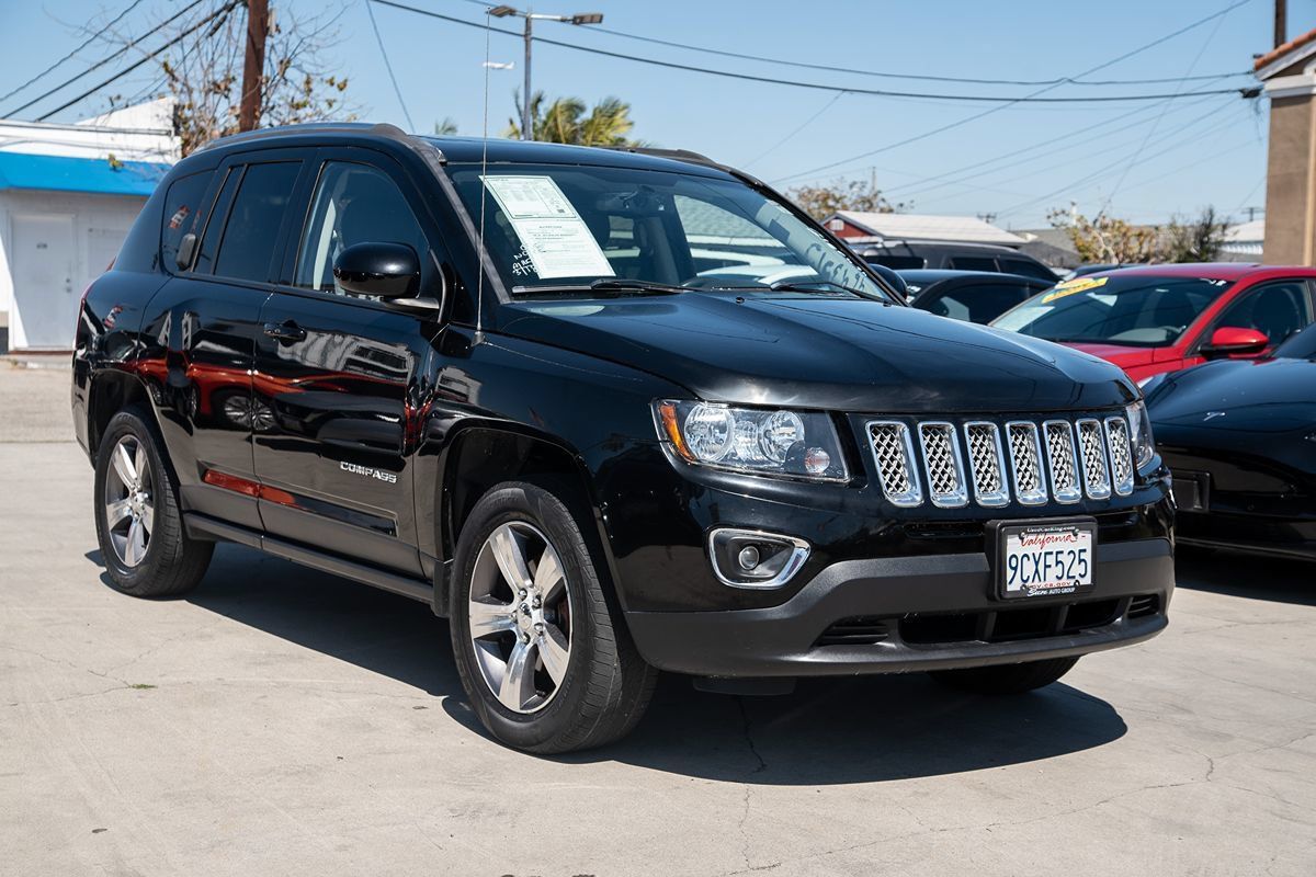 Used 2017 Jeep Compass High Altitude AWD/4WD image 10