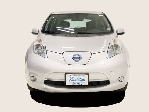 Used 2016 Nissan Leaf SV image 3