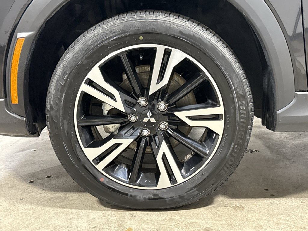 Used 2025 Mitsubishi Eclipse Cross AWD image 27