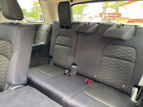 Used 2025 Nissan Pathfinder SV AWD/4WD image 27