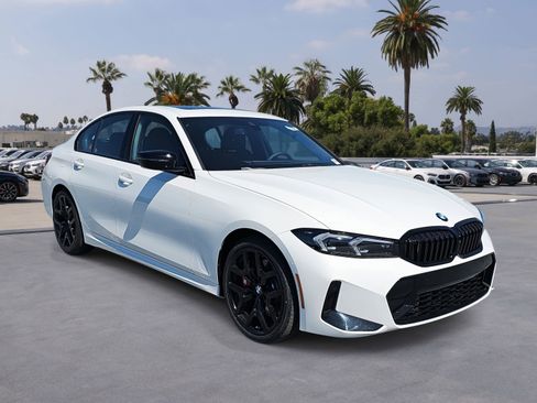 New 2026 BMW 330i Sedan w/ M Sport Package image 3