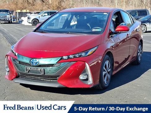 Used 2017 Toyota Prius Prime Advanced image 4