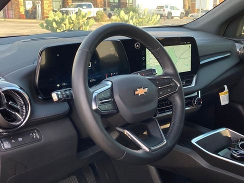 Used 2026 Chevrolet Equinox LT w/ Safety and Technology Package FWD image 7