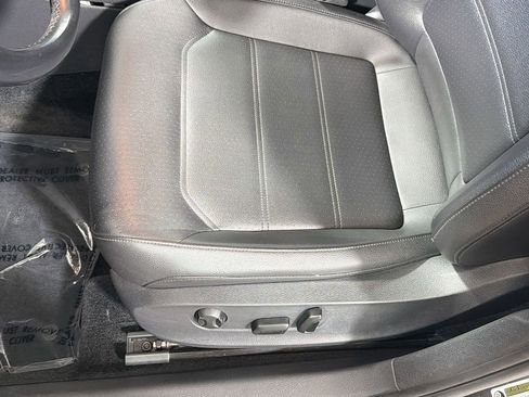 Used 2018 Volkswagen Passat 2.0T SE FWD image 20