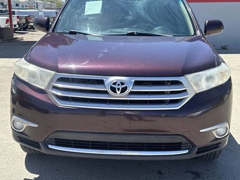 Used 2013 Toyota Highlander Plus AWD/4WD image 23