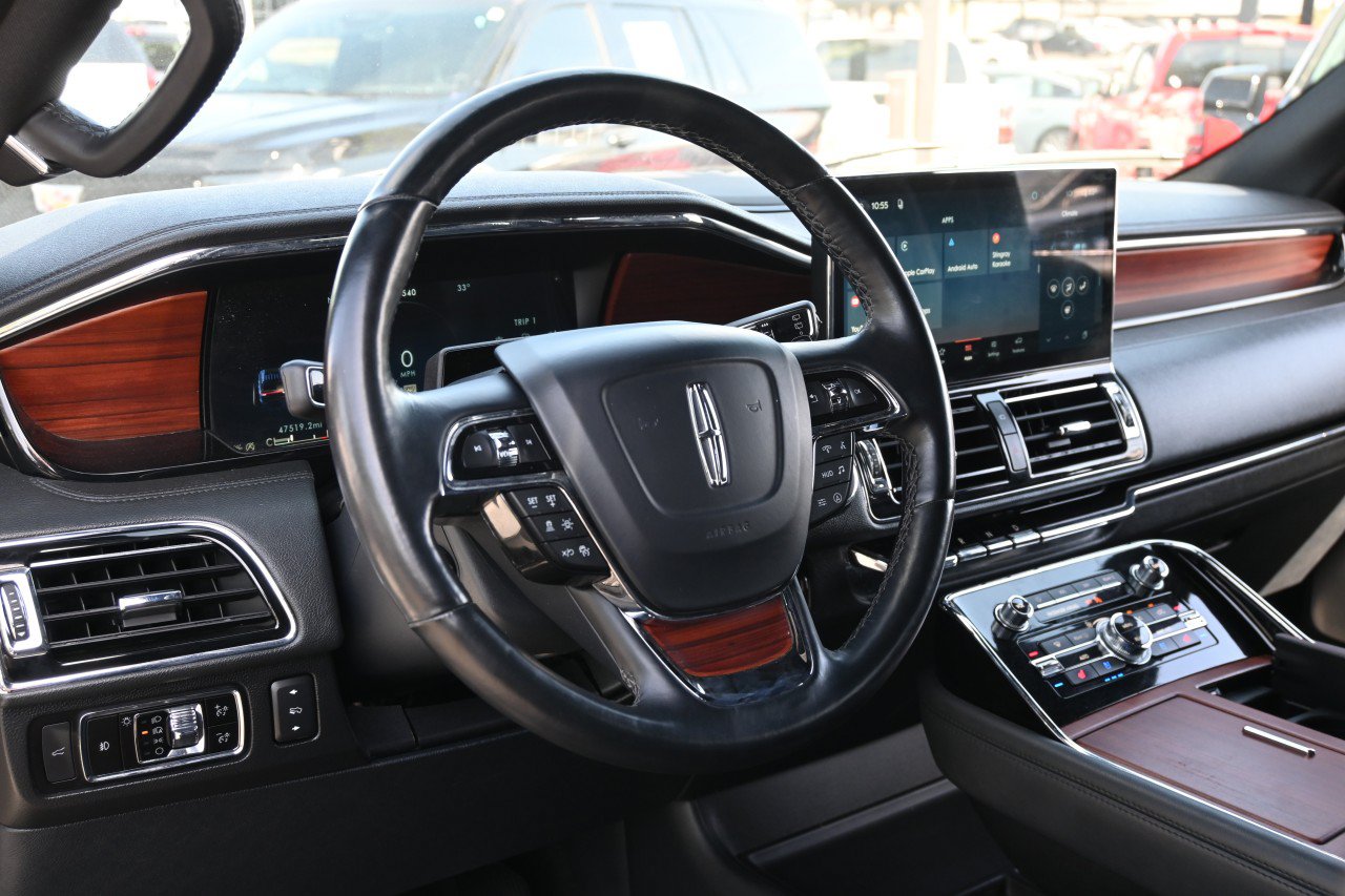 Used 2023 Lincoln Navigator Reserve AWD/4WD image 17