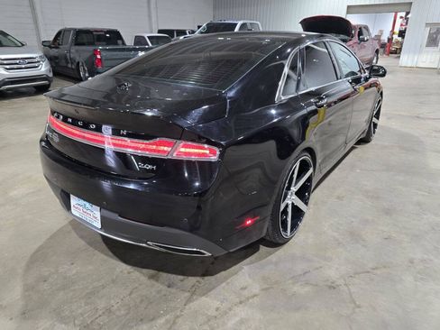 Used 2017 Lincoln MKZ Premiere FWD image 13