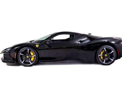 Used 2022 Ferrari SF90 Spider AWD/4WD image 3