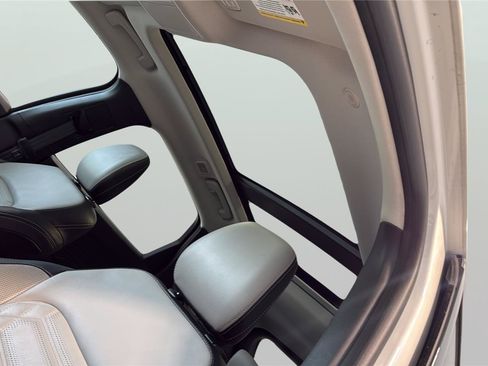 Used 2023 Ford Escape SE w/ PHEV Premium Package FWD image 18