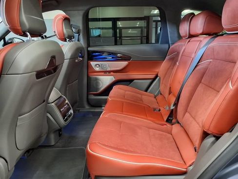 Certified 2024 Lincoln Nautilus Black Label w/ Jet Appearance Package (87T) AWD/4WD image 5