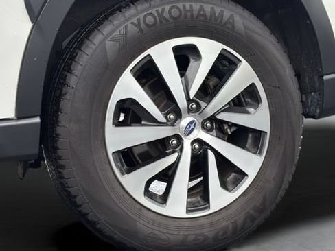 Used 2025 Subaru Outback Premium w/ Popular Package #1A AWD/4WD image 17