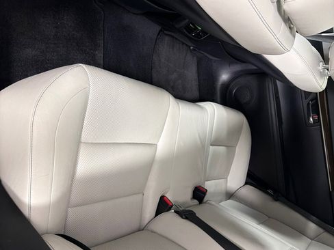 Used 2015 Lexus ES 350 w/ Ultra Luxury Package FWD image 18