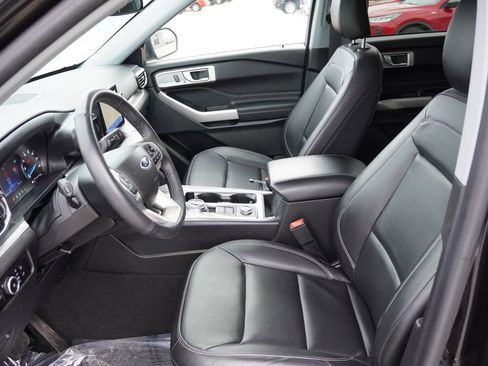 Certified 2023 Ford Explorer XLT w/ Equipment Group 202A image 16