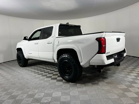 Used 2025 Toyota Tacoma SR5 image 8