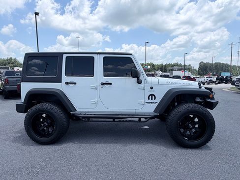 Used 2017 Jeep Wrangler Unlimited Sport AWD/4WD image 5