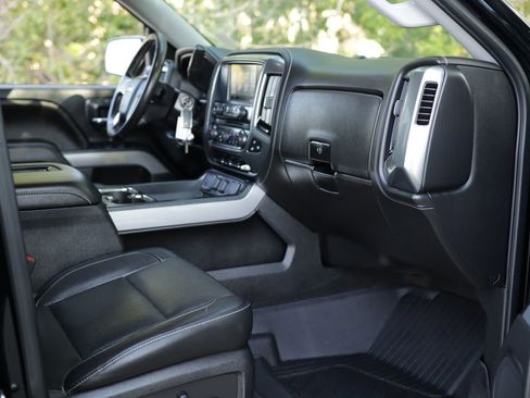 Used 2018 Chevrolet Silverado 1500 LTZ Z71 AWD/4WD image 32