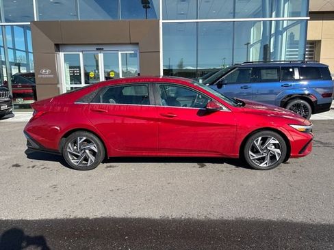 Certified 2025 Hyundai Elantra Limited image 7
