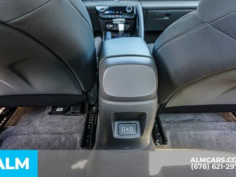 Used 2024 Hyundai Elantra SEL FWD image 30