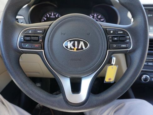 Used 2018 Kia Optima LX w/ 17" Alloy Wheels Package image 16