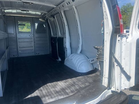Used 2020 Chevrolet Express 2500 w/ Driver Convenience Package RWD image 26