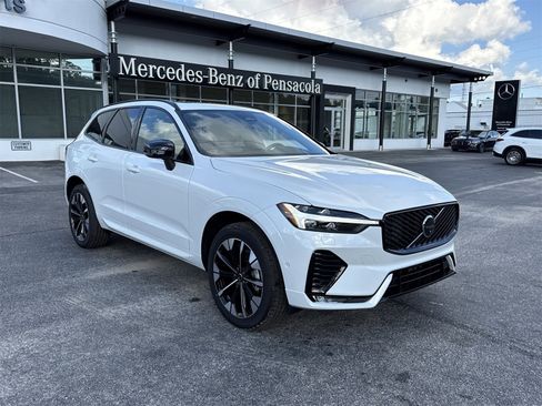 New 2026 Volvo XC60 B5 Plus w/ Protection Package Premier image 7