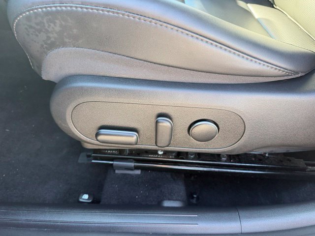 Used 2024 Hyundai Kona Limited AWD/4WD image 14