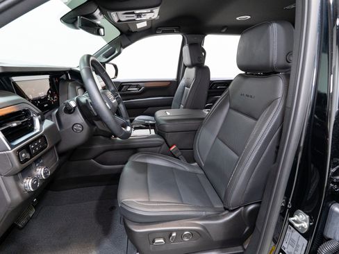 Used 2025 GMC Yukon Denali image 17