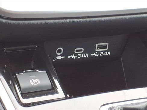 Used 2023 Subaru Legacy Premium image 19
