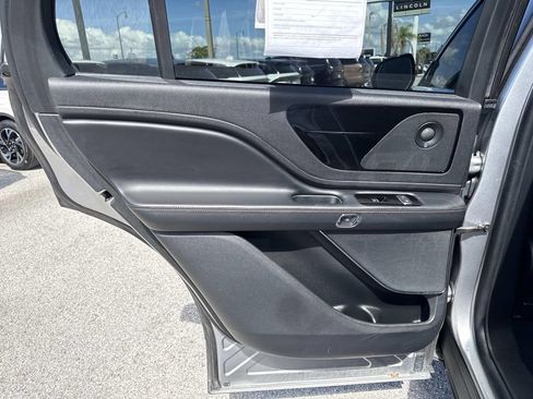 Certified 2022 Lincoln Aviator Reserve AWD/4WD image 13
