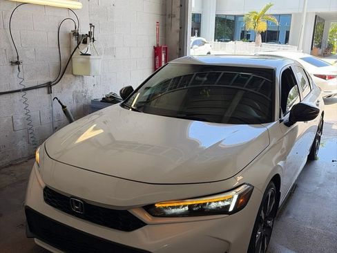 Used 2025 Honda Civic Sport Touring image 3