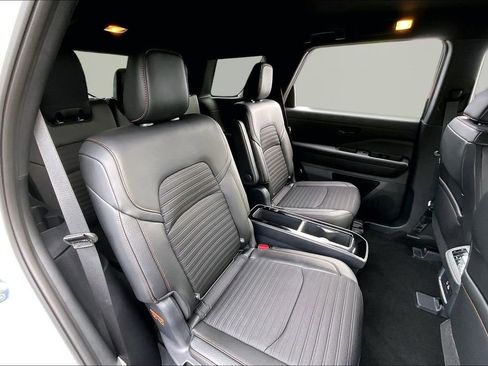 Used 2025 Nissan Pathfinder Rock Creek AWD/4WD image 19